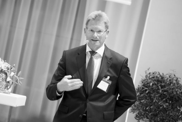 Volker Weber, Vorstandsvorsitzender, Forum Nachhaltige Geldanlage, Berlin bei seinem Vortrag: "ESG - im Fokus des Gesetzgebers"