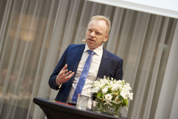 Prof. Dr. Dr. Clemens Fuest bei seinem Vortrag: Die europäische Wirtschaft: Aktuelle Lage, politischer Reformbedarf und Folgen für die Kapitalmärkte"