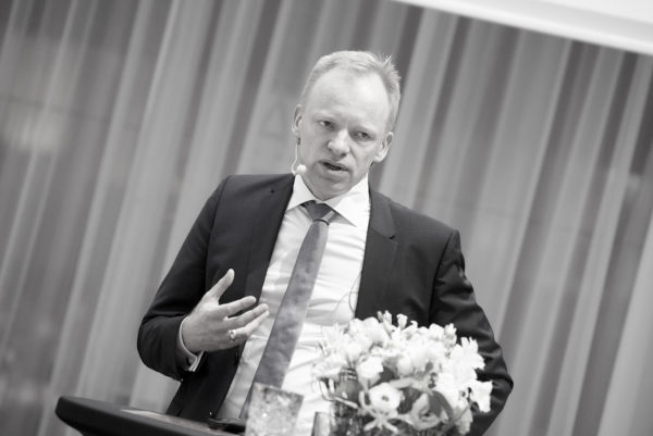 Prof. Dr. Dr. Clemens Fuest bei seinem Vortrag: Die europäische Wirtschaft: Aktuelle Lage, politischer Reformbedarf und Folgen für die Kapitalmärkte"