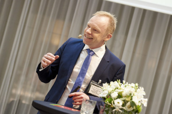 Prof. Dr. Dr. Clemens Fuest bei seinem Vortrag: Die europäische Wirtschaft: Aktuelle Lage, politischer Reformbedarf und Folgen für die Kapitalmärkte"