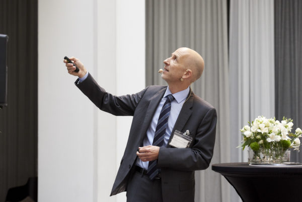 Univ.-Prof. Dr. Martin Kocher bei seinem Vortrag: "Private Pensionsvorsorge in Österreich: Reformvorschläge"