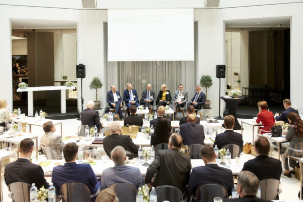 Experten-Roundtable: "bAV gestalten - Lösungsansätze für Politik und Wirtschaft"