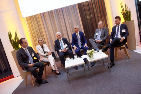 Hubertus Theile-Ochel, Golding Capital Partners, Mag. Michaela Attermeyer, VBV-Vorsorgekasse AG, Mag. Claudio Gligo, Bonus-Pensionskasse AG, Mag. Franz Partsch, OeNB-Oesterreichische Nationalbank, Frank Oliver Paschen, Pensionskasse der Hamburger Hochbahn, Jonas Fabian Randlinger, MSc., Bundespensionskasse AG