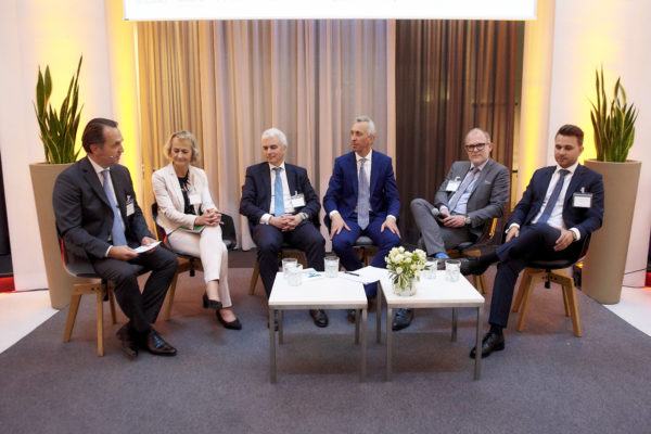 Hubertus Theile-Ochel, Golding Capital Partners, Mag. Michaela Attermeyer, VBV-Vorsorgekasse AG, Mag. Claudio Gligo, Bonus-Pensionskasse AG, Mag. Franz Partsch, OeNB-Oesterreichische Nationalbank, Frank Oliver Paschen, Pensionskasse der Hamburger Hochbahn, Jonas Fabian Randlinger, MSc., Bundespensionskasse AG