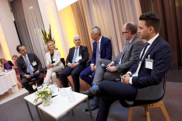 Hubertus Theile-Ochel, Golding Capital Partners, Mag. Michaela Attermeyer, VBV-Vorsorgekasse AG, Mag. Claudio Gligo, Bonus-Pensionskasse AG, Mag. Franz Partsch, OeNB-Oesterreichische Nationalbank, Frank Oliver Paschen, Pensionskasse der Hamburger Hochbahn, Jonas Fabian Randlinger, MSc., Bundespensionskasse AG
