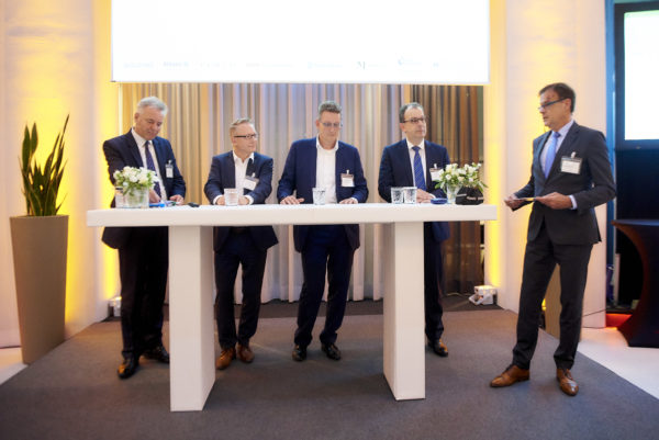 Martin Koch, EU-Kommission, Dr. Steffen Gehring, Südwestmetall, Dkfm. Arnd Münker, Valida Holding AG, Andreas Hilka, Pensionskasse der Hoechst-Gruppe, Hagen Hügelschäffer, AKA - Arbeitsgemeinsachaft für kommunale und kirchliche Altersversorgung