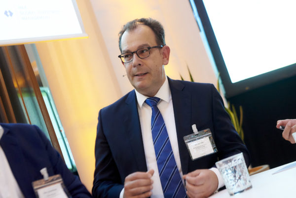 Andreas Hilka, Pensionskasse der Mitarbeiter der Hoechst-Gruppe