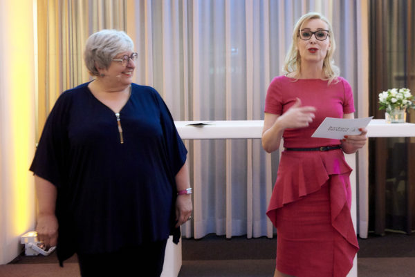 Sabine Asgodom und Barbara Bertolini bei der Anmoderation