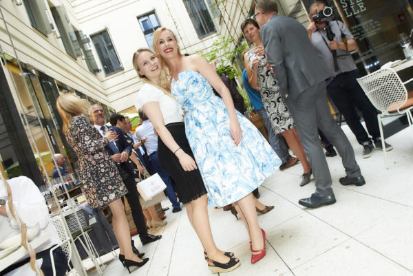 Ronja Gianna Bertolini mit Barbara Bertolini