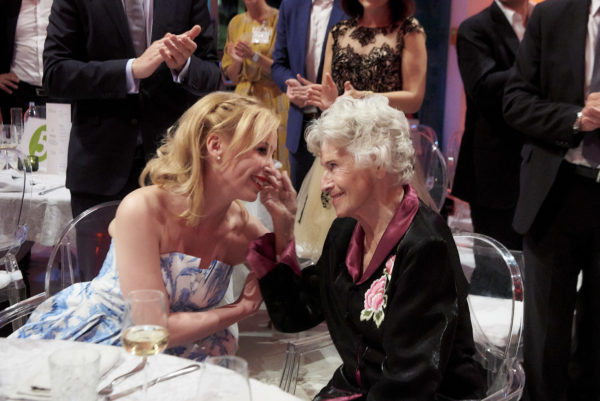 Barbara Bertolini mit Waltraut Haas