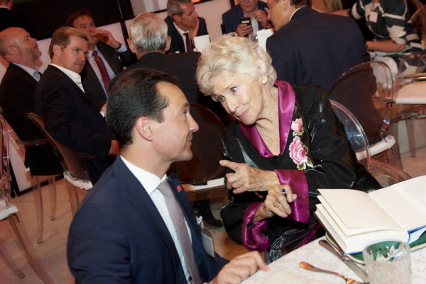 Gerald Loacker im Gespräch mit Waltraut Haas