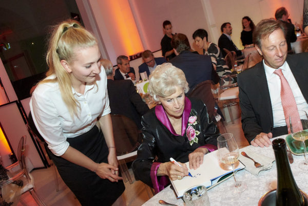 Antonia Czeitschner und Waltraut Haas