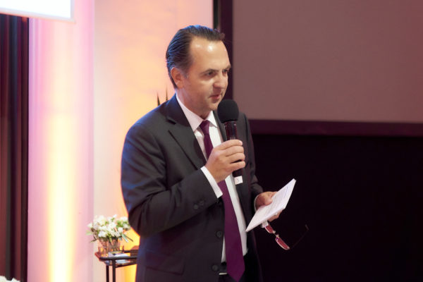 Hubertus Theile-Ochel spricht die Laudatio für Dr. Rolf Schmachtenberg, Staatssekretär des Bundesministeriums für Arbeit und Soziales