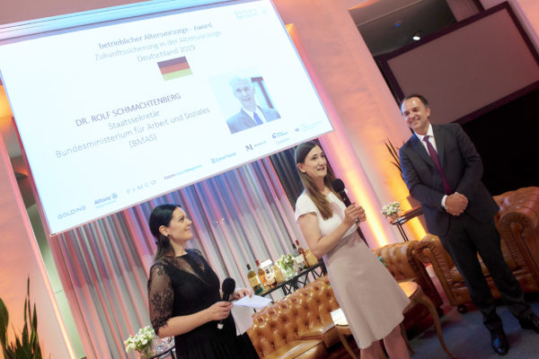 Bettina Schwindt vom Bundesministerium für Arbeit und Soziales bei der Dankesrede im Namen von Staatssekretär Dr. Rolf Schmachtenberg