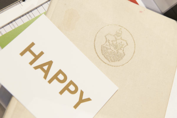 Am Tag 2 des Gipfeltreffens konnte man "Happy-Postkarten" an seine Liebsten zu Hause oder auch an Bürokollegen und Bürokolleginnen schicken!