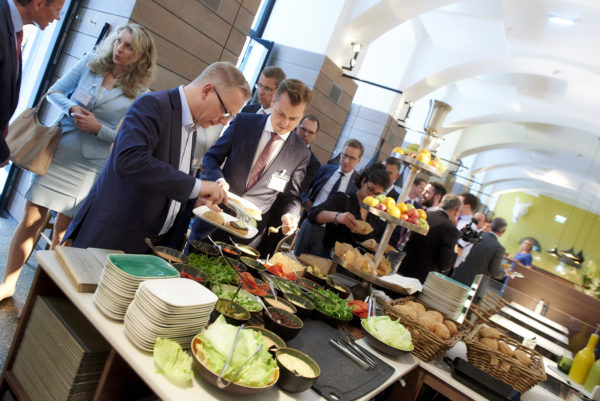 Zum Lunch am 2. Tag gab es ganz unkonventionell "Burger, Fries & Coke" - und alle waren glücklich!