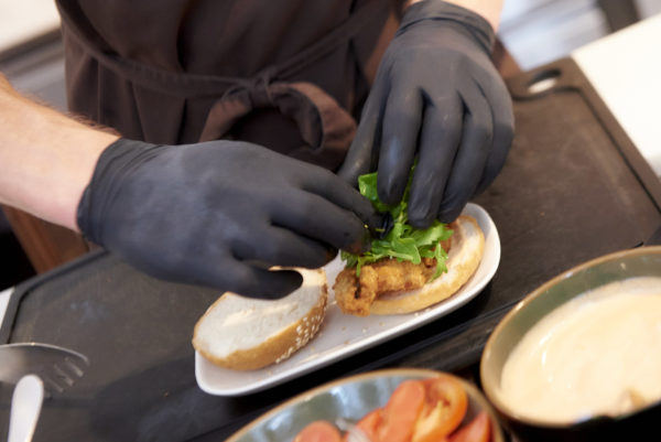 Zum Lunch am 2. Tag gab es ganz unkonventionell "Burger, Fries & Coke" - und alle waren glücklich!