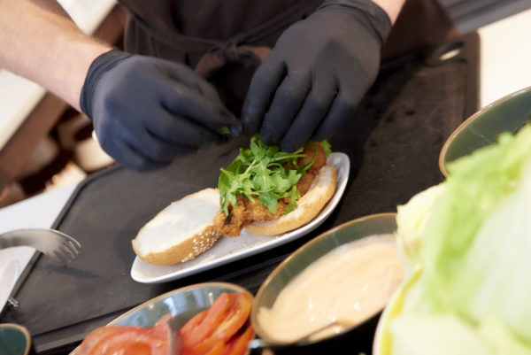 Zum Lunch am 2. Tag gab es ganz unkonventionell "Burger, Fries & Coke" - und alle waren glücklich!