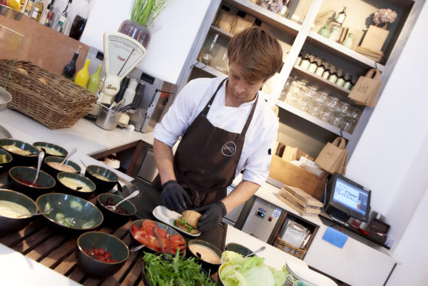 Zum Lunch am 2. Tag gab es ganz unkonventionell "Burger, Fries & Coke" - und alle waren glücklich!