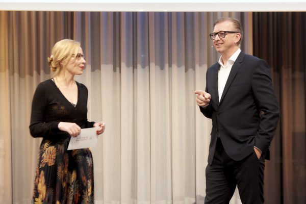 Barbara Bertolini mit Mag. Albert Reiter bei der Anmoderation