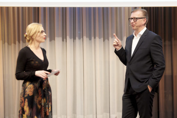 Barbara Bertolini mit Mag. Albert Reiter bei der Anmoderation