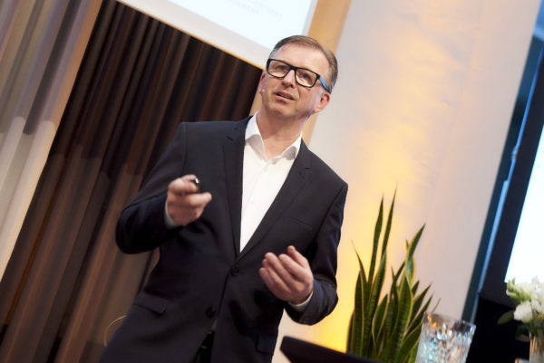 Mag. Albert Reiter führte souverän durch die gemeinsame Diskussion mit allen Gipfelteilnehmern