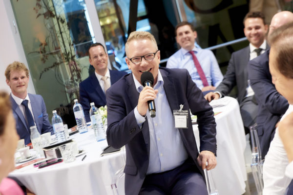 Jede Gruppe stellte am Ende mit einem ausgewählten Sprecher seine Ergebnisse vor.