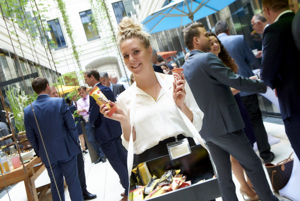 Am Nachmittag gab es für die Gäste Eis am Stiel!