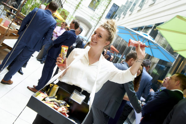 Am Nachmittag gab es für die Gäste Eis am Stiel!