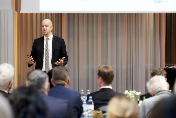 Eröffnungs-Keynote von Prof. Marcel Fratzscher "Wirtschaftlicher Ausblick in Zeiten der Unsicherheit und des Populismus"