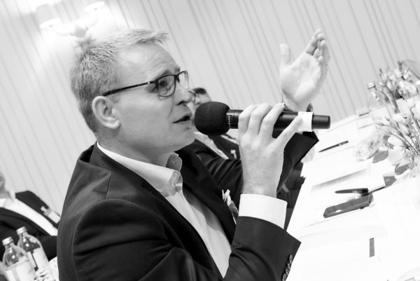 Es wurde aktiv offen mit den Auditorium diskutiert