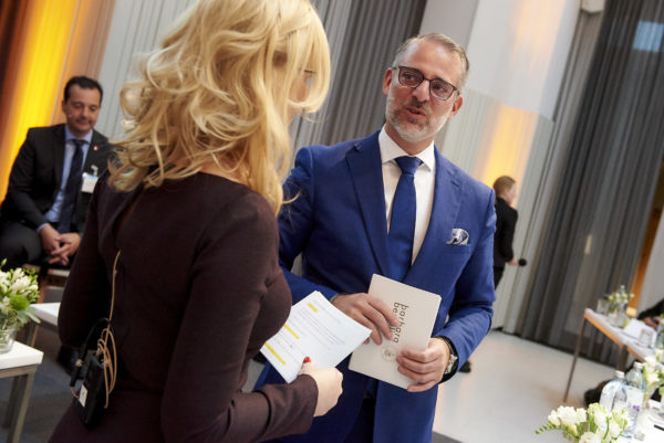 Barbara Bertolini und Mag. Thomas Wondrak bei der Anmoderation