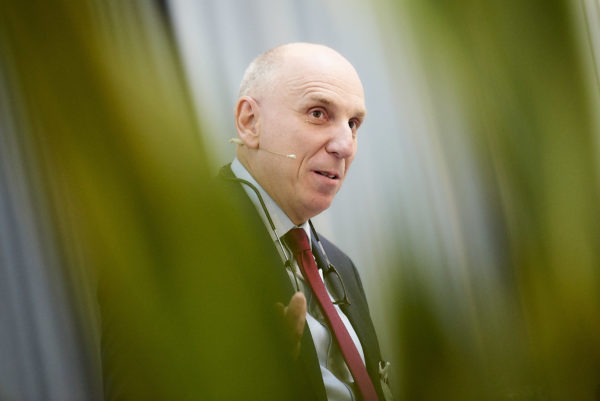 Dr. Gerwin Bell, PGIM Fixed Income und ehemaliger Berater de Internationalen Währungsfonds (IWF) bei seinem Vortrag "China: Globaler Störfaktor oder unverzichtbare Anlage? Überlegungen für globale Investoren"