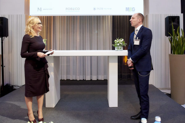 Barbara Bertolini und Guido Moret von Robeco bei der Anmoderation