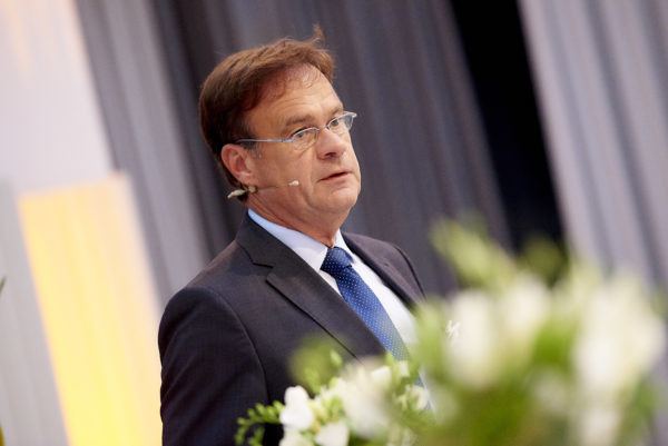 Hagen Hügelschäffer, AKA - Arbeitsgemeinschaft für kommunale und kirchliche Altersversorgung moderierte eloquent und hochprofessionell den Experten-Roundtable