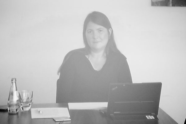 Sandra Hack, Principal Expert von der EIOPA - Europäische Aufsichtsbehörte für das Versicherungswesen und die betriebliche Altersversorgung, Frankfurt am Main wurde life für die Diskussion zugeschalten