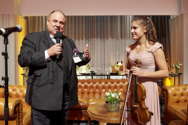 Handelsrat Commendatore Florian W.O. Macho begrüßte Stargeigerin Allegra Tinnefeld