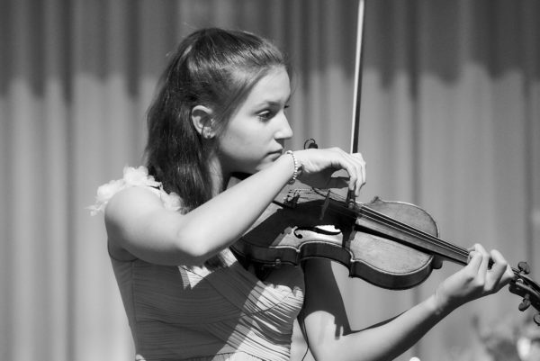 Allegra Tinnefeld begeisterte mit Ihrem Geigenspiel die Gäste am Gala-Abend