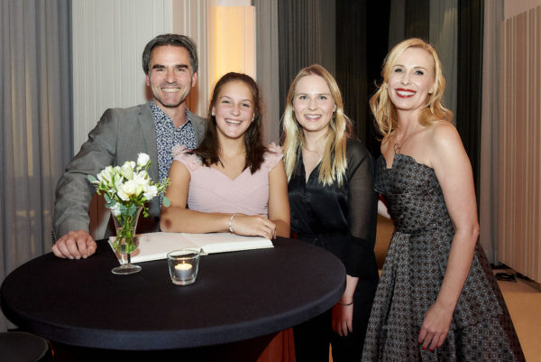 Wiener Symphoniker Hans-Joachim Tinnefeld, Geigenstar Allegra Tinnefeld, Ronja Gianna Bertolini und Barbara Bertolini