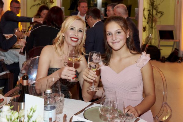 Barbara Bertolini und Allegra Tinnefeld am Ehrentisch